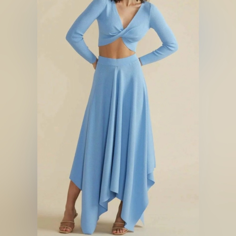 NWT! MINKPINK ‘Laura’ 2 Piece Knit Crop Top & Flowy Skirt. Fits Sm or Med.